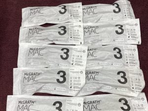 McGrath MAC 3 Disposable Laryngoscope Blades 350-004-000 EXP:11-30-2022(10 pack)
