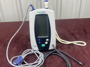 WELCH ALLYN 420 Series Vital Signs Monitor No AC Adapter