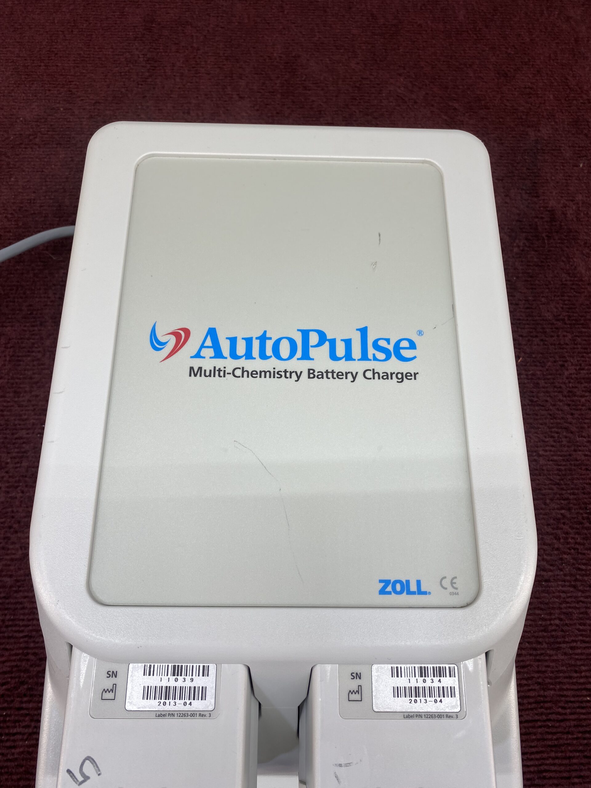 Commissie Zeeman cijfer Zoll AutoPulse Multi-Chemistry Battery Charger Ref: 8700-0753 W/ 2 Batteries  - Medsold