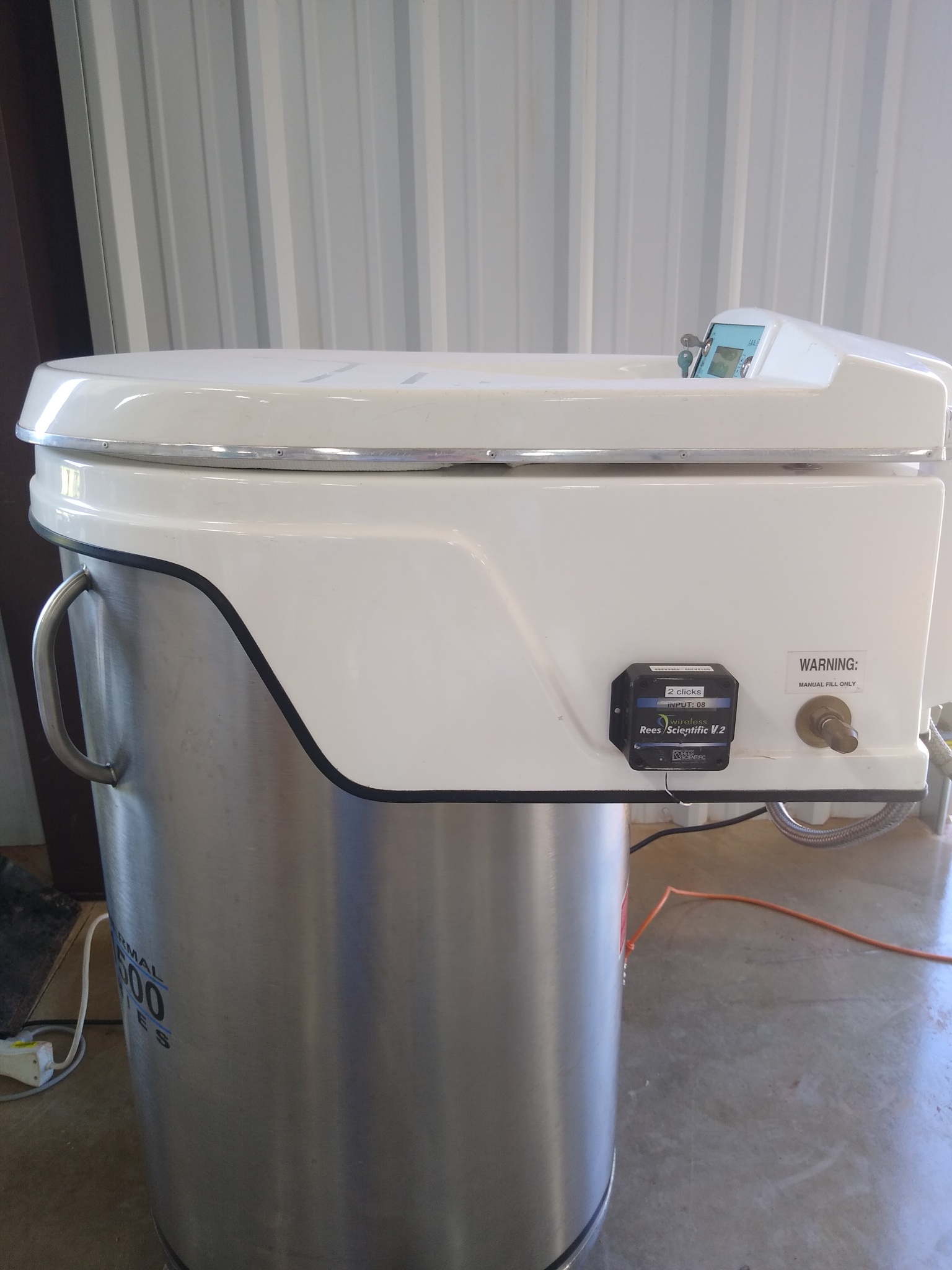 Custom BioGenic System CBS 2300 Liquid Nitrogen Tank V-1500 Cryo ...