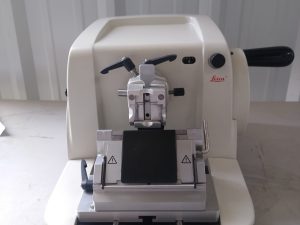 Leica RM2125 Benchtop Rotary Manual Microtome