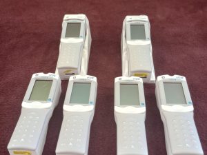 Abbott i-STAT 1 Analyzer ( Lot of 6 ) 2 Docks and 7 extra Batteries