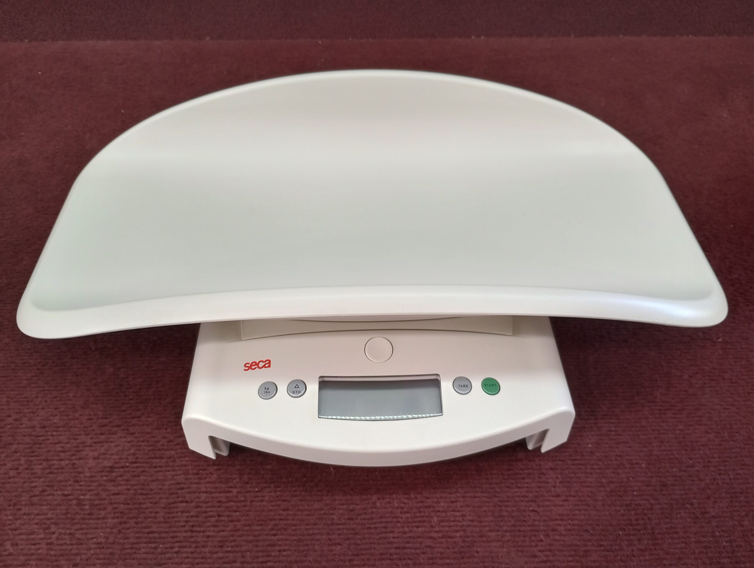 SECA 354 Digital Baby Scale 22 Up to 44 lbs. Portable Infant