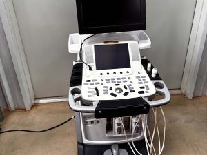 GE Vivid E9 XD Clear Cardiac Ultrasound System W/ 6S and 12S Probes