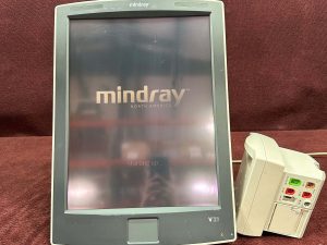 Mindray V21 Patient Monitor w/ V-Dock, V-Hub