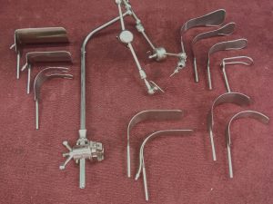 Iron Intern Retractor System Set
