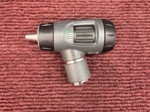 Welch Allyn 23810 3.5v Halogen MacroView Otoscope and Ear Speculums, Head Only