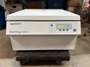 Eppendorf Centrifuge 5810 w/ A-4-62 Rotor Inside