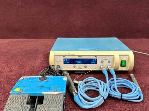 Smith & Nephew Dyonics Power Console 7205841 w/ Footswitch and 2 Handpieces