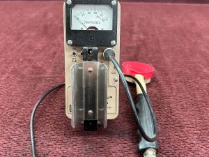 LudLum Measurements Model 3 Survey Meter