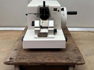 Shandon AS325 Microtome