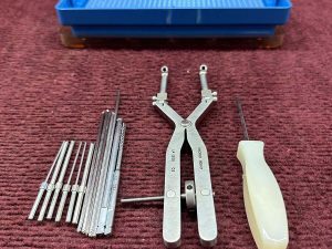 Innomed 1826-01 Bone Compressor and Screw Driver