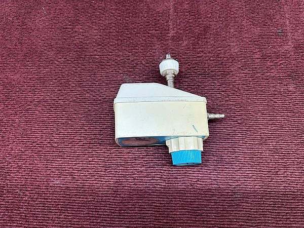 Precision Medical Intermittent Vacuum Regulator PM3300 - Image 2