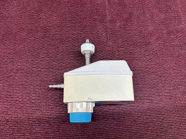 Precision Medical Intermittent Vacuum Regulator PM3300 - Image 4