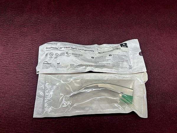 Lot of 17 Green Line / D Fiber Optic Disposable Laryngoscope