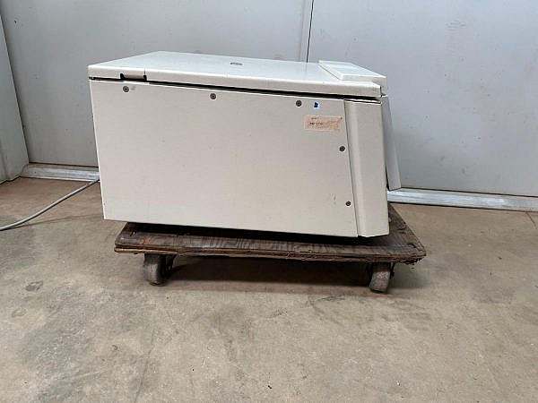 Thermo Scientific Labofuge 400 Centrifuge - Image 2