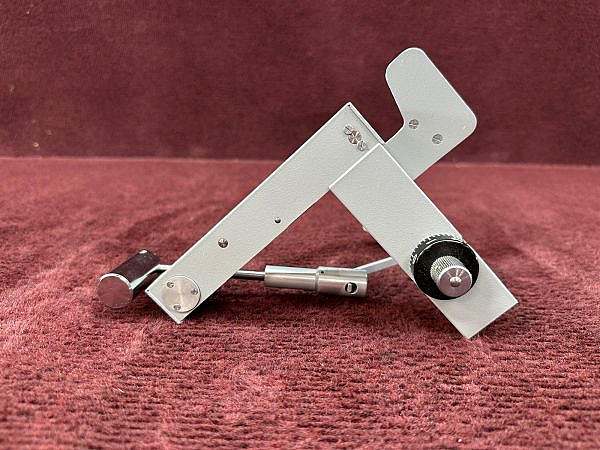 Haag-Streit H04 Tonometer - Image 2