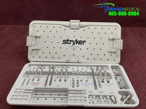 Stryker Cutter Accessory Tray 272-707-000 w/ Cannulas, Obturators, Valves - Partial Set