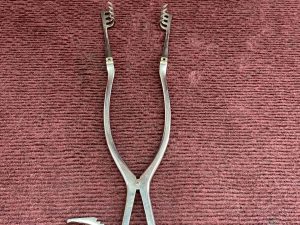 V. Mueller SU-3190 Gelpi Self-Retaining Retractor