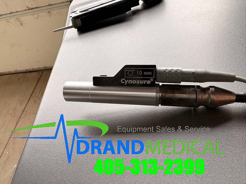 Cynosure Cynergy Laser 100-7005-180 with cynosure 10MM handpiece and foot pedal - Image 3