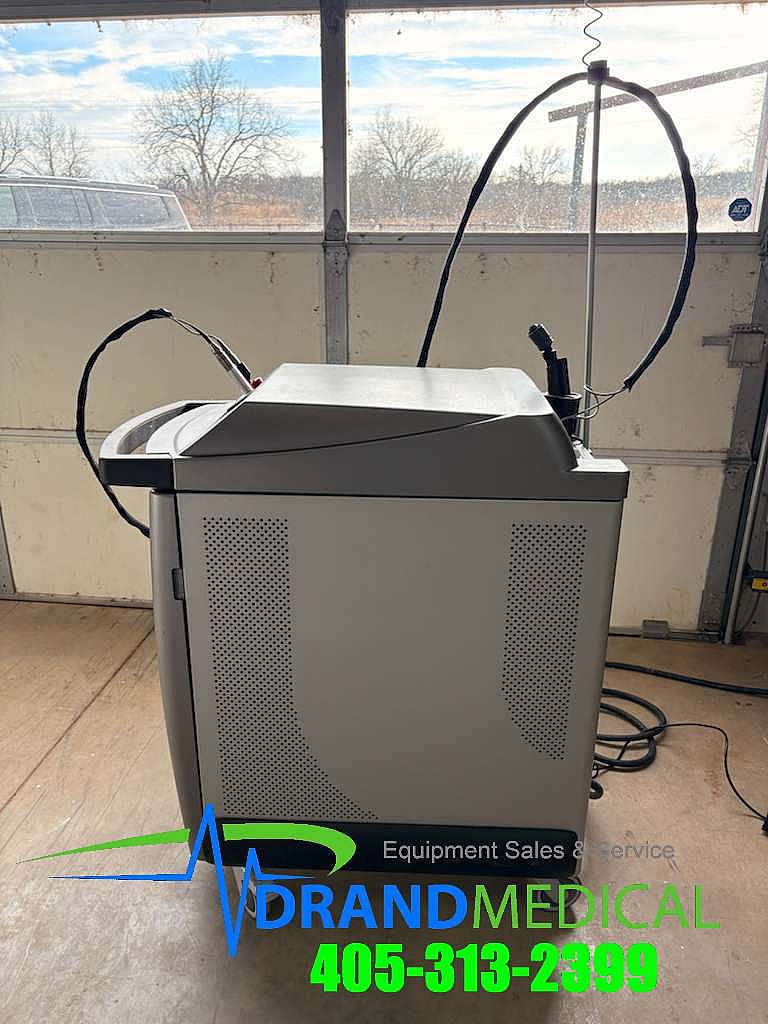 Cynosure Cynergy Laser 100-7005-180 with cynosure 10MM handpiece and foot pedal - Image 4