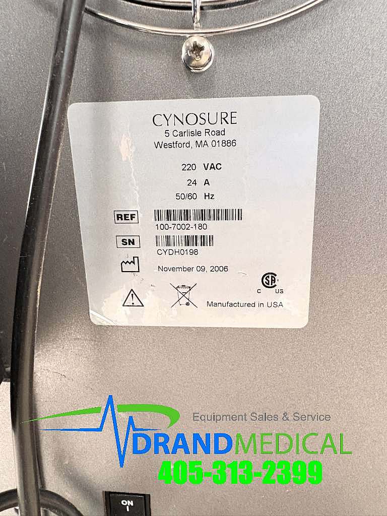 Cynosure Cynergy Laser 100-7005-180 with cynosure 10MM handpiece and foot pedal - Image 8