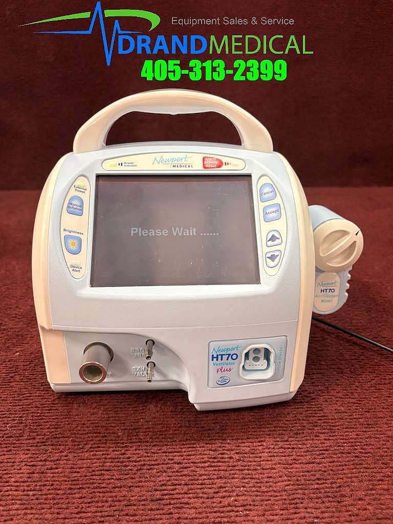 Newport HT70 Portable Monitor w/Newport Air/Oxygen Mixer (B8-3) - Image 2