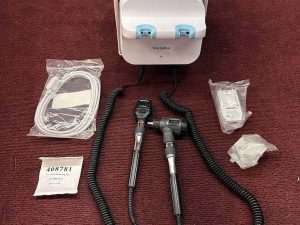 Welch Allyn 777 Wall Mount Otoscope System W/ 11720 & 23810 Heads working(B5-2)
